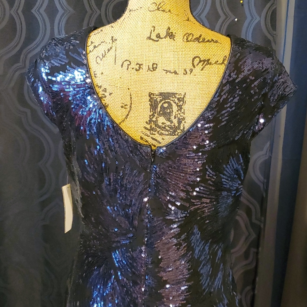 Very classy dress - Picture 6 of 14